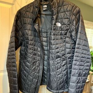 The North Face women’s Black Puffer Jacket